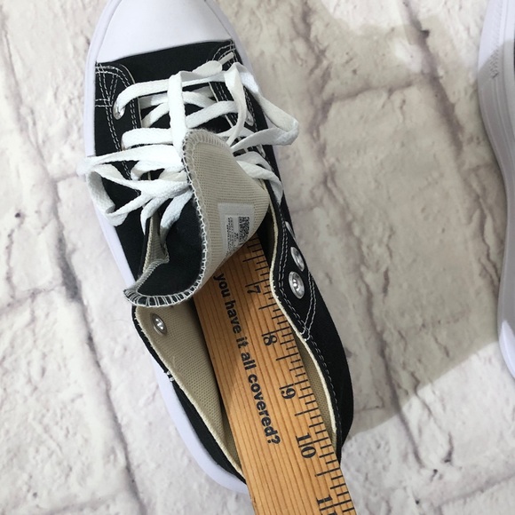 Converse Classic 2” Platform Black and White High-Tops Women’s 9.5 lg NWOT - Picture 11 of 15
